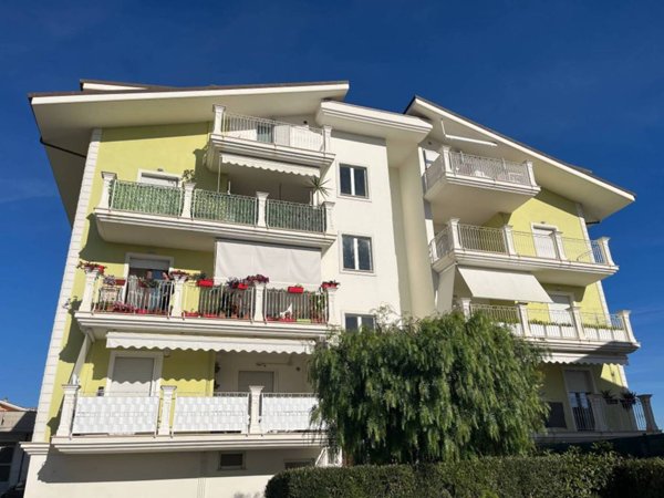 appartamento in vendita a Martinsicuro in zona Villa Rosa