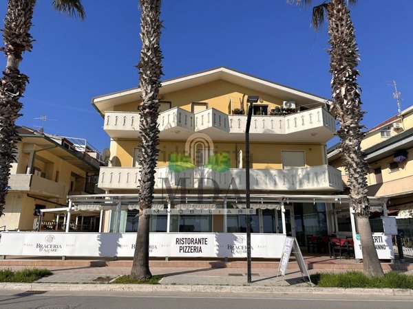 locale commerciale in vendita a Martinsicuro