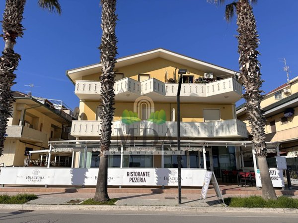 locale commerciale in vendita a Martinsicuro