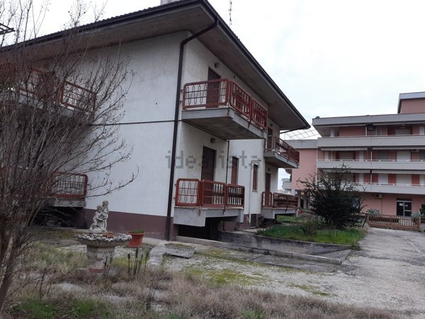 casa indipendente in vendita a Martinsicuro in zona Villa Rosa