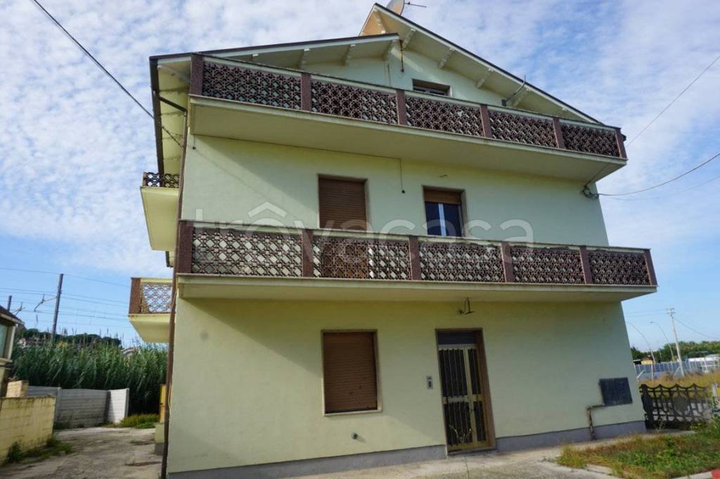 casa indipendente in vendita a Martinsicuro