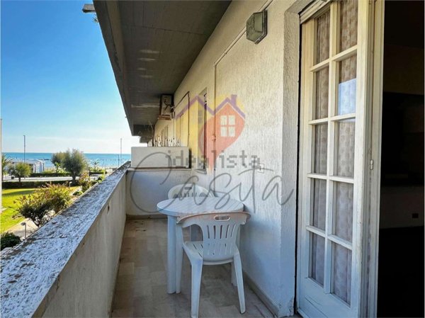 casa indipendente in vendita a Martinsicuro in zona Villa Rosa