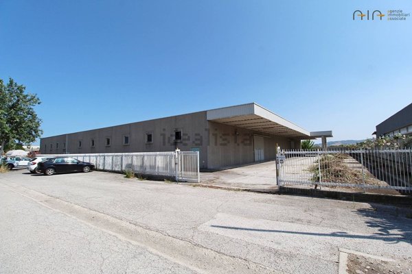 capannone in vendita a Martinsicuro