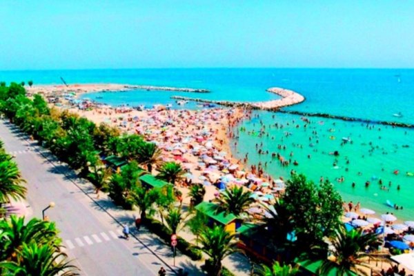 negozio in vendita a Martinsicuro in zona Villa Rosa