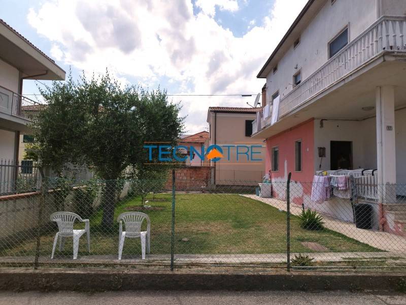 appartamento in vendita a Martinsicuro in zona Villa Rosa