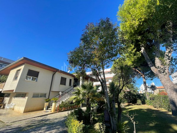 casa indipendente in vendita a Martinsicuro