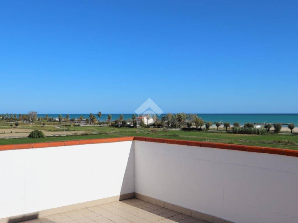 appartamento in vendita a Martinsicuro in zona Villa Rosa