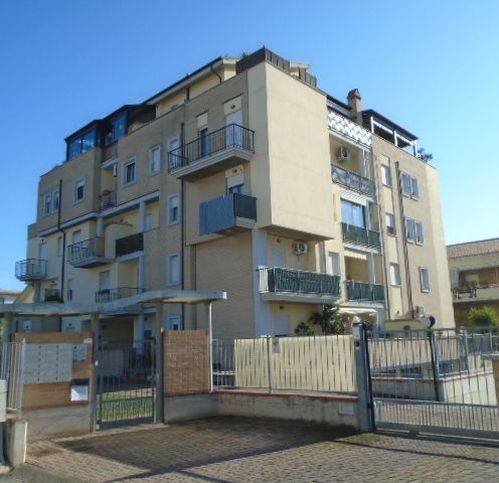 appartamento in vendita a Martinsicuro in zona Villa Rosa