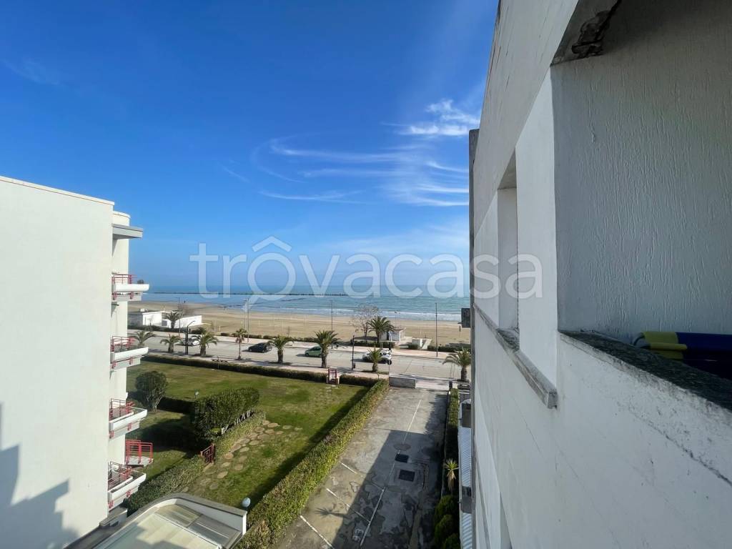 appartamento in vendita a Martinsicuro in zona Villa Rosa