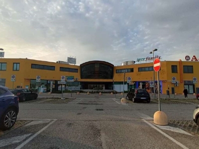 negozio in vendita a Martinsicuro