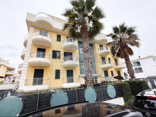 appartamento in vendita a Martinsicuro in zona Villa Rosa