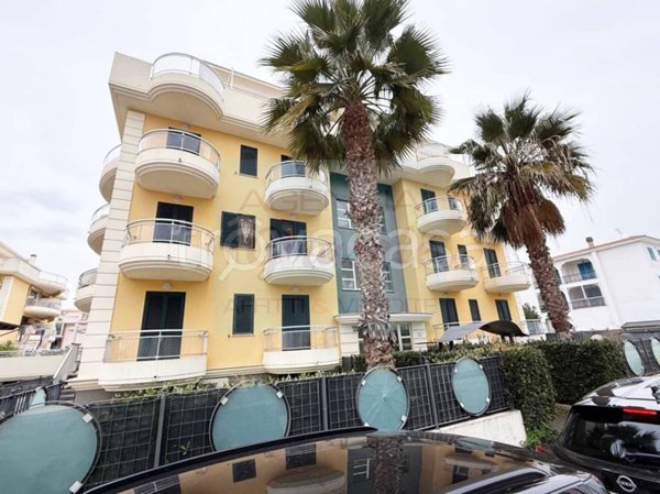 appartamento in vendita a Martinsicuro in zona Villa Rosa