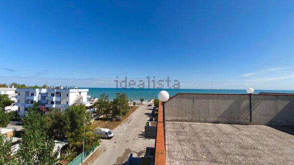 appartamento in vendita a Martinsicuro in zona Villa Rosa