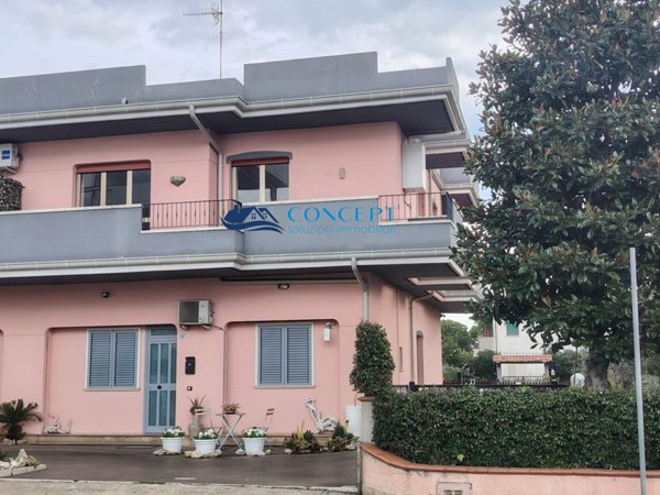 casa indipendente in vendita a Martinsicuro in zona Villa Rosa