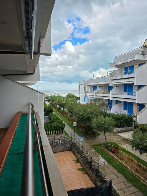 appartamento in vendita a Martinsicuro in zona Villa Rosa