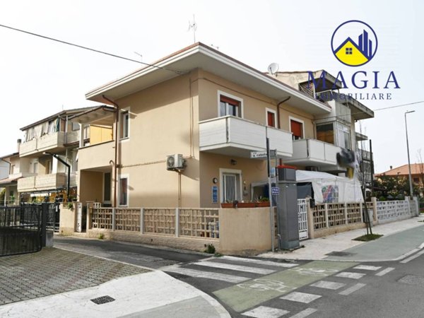 casa indipendente in vendita a Martinsicuro