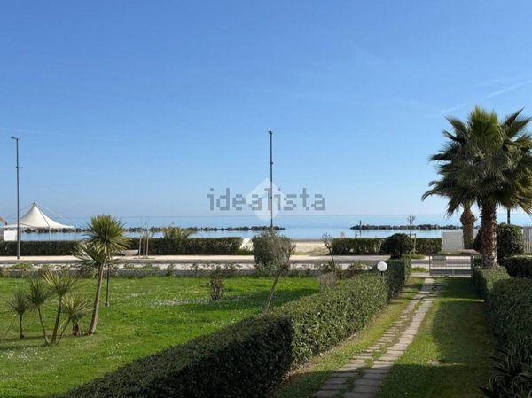 appartamento in vendita a Martinsicuro in zona Villa Rosa