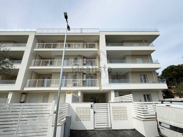 appartamento in vendita a Martinsicuro in zona Villa Rosa