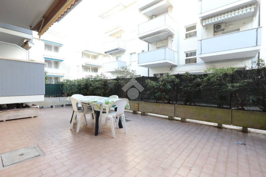 appartamento in vendita a Martinsicuro in zona Villa Rosa