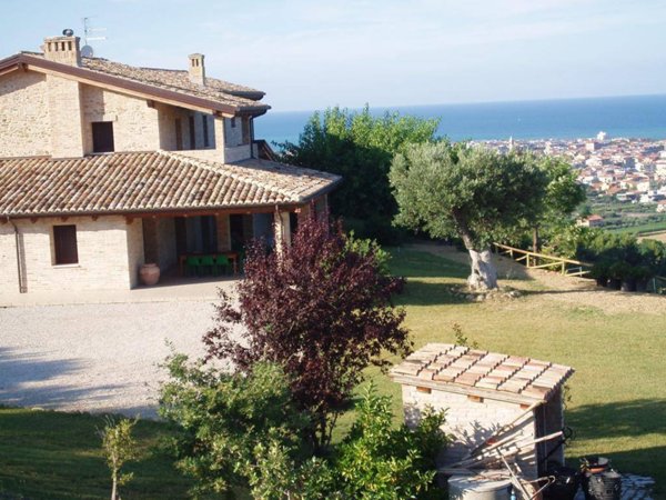 casa indipendente in vendita a Martinsicuro