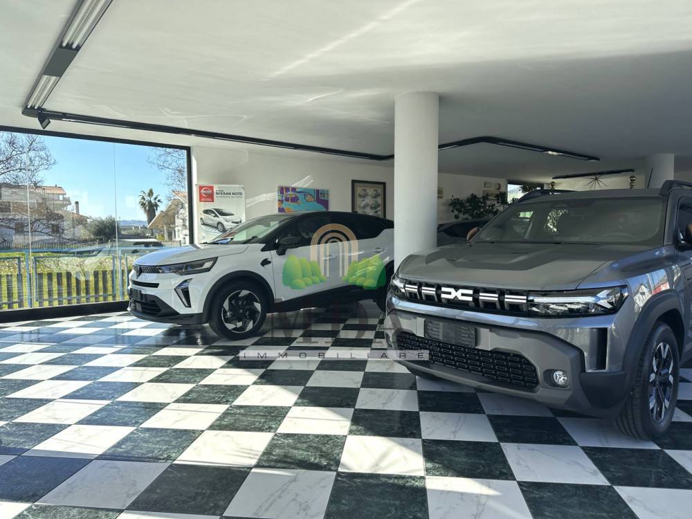 locale commerciale in vendita a Martinsicuro