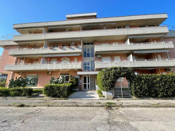 appartamento in vendita a Martinsicuro in zona Villa Rosa