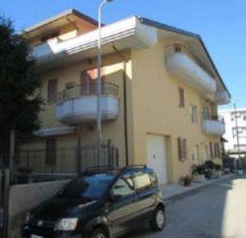 appartamento in vendita a Martinsicuro in zona Villa Rosa