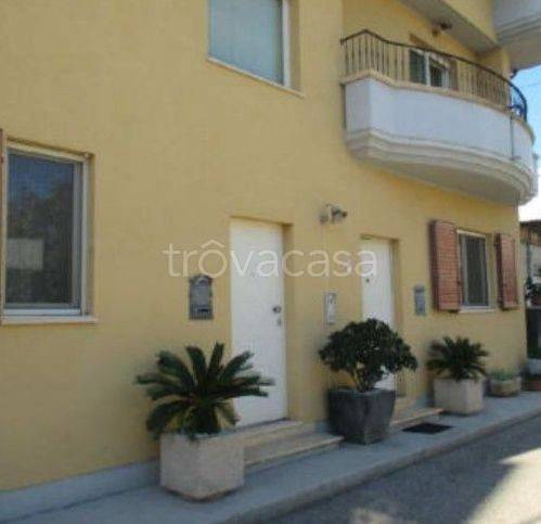 appartamento in vendita a Martinsicuro in zona Villa Rosa