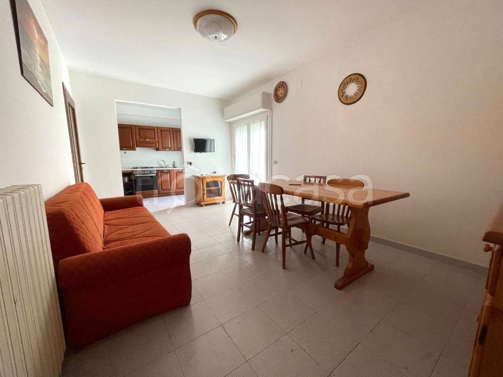 appartamento in vendita a Martinsicuro in zona Villa Rosa