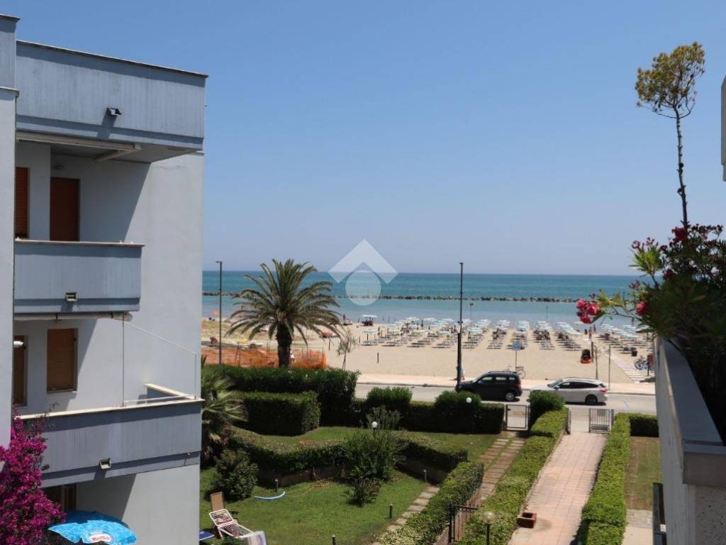 appartamento in vendita a Martinsicuro in zona Villa Rosa