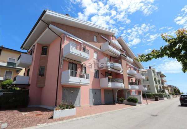 appartamento in vendita a Martinsicuro in zona Villa Rosa