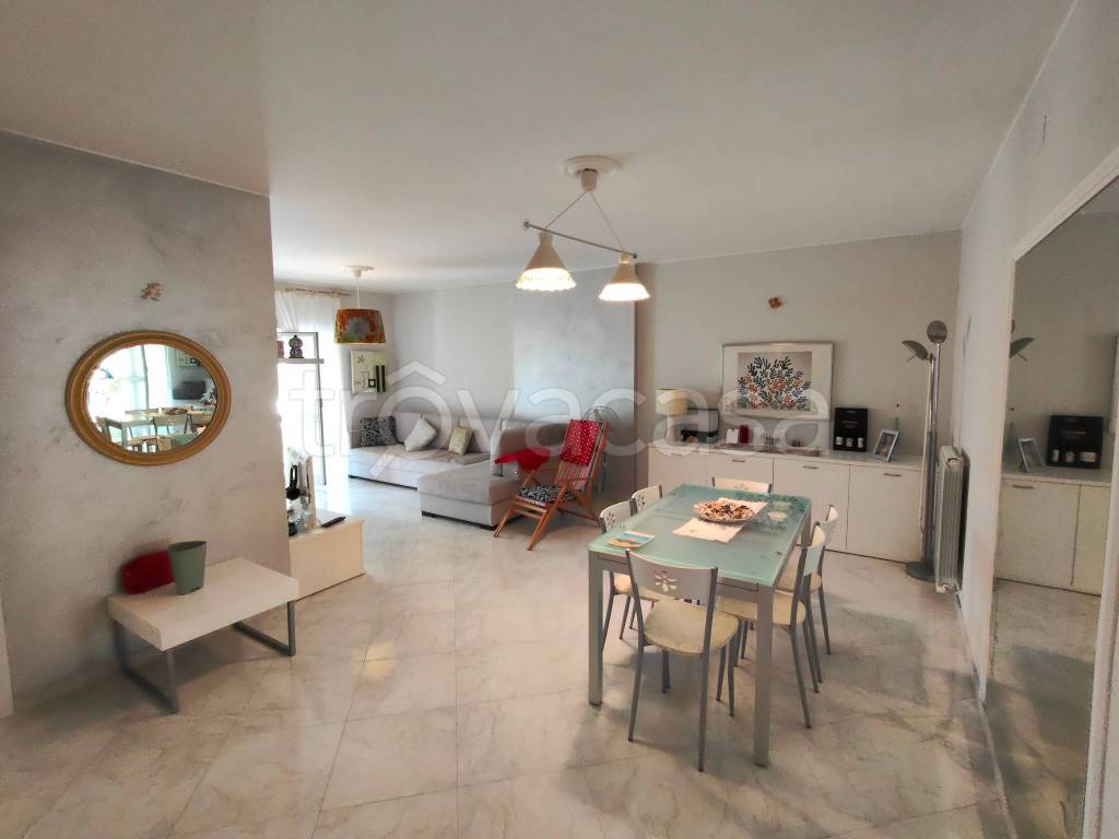 appartamento in vendita a Martinsicuro in zona Villa Rosa