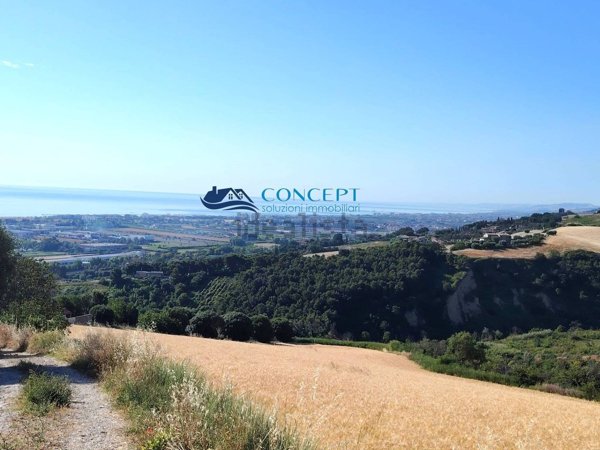 casa indipendente in vendita a Martinsicuro