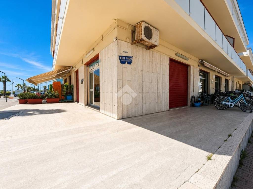 negozio in vendita a Martinsicuro