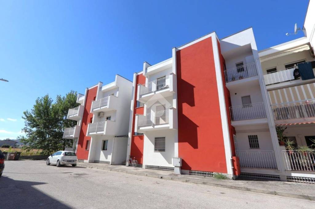 casa indipendente in vendita a Martinsicuro in zona Villa Rosa