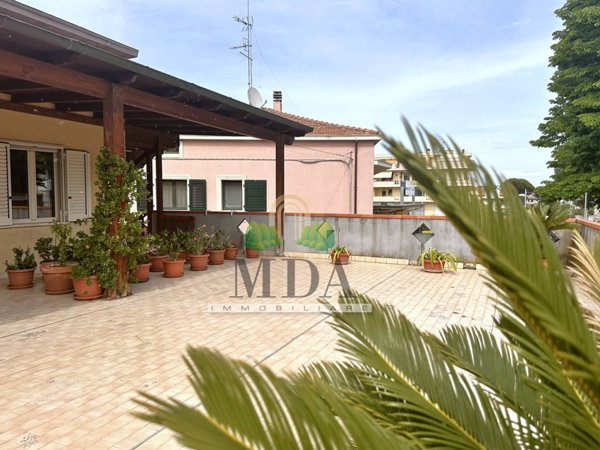 casa indipendente in vendita a Martinsicuro in zona Villa Rosa