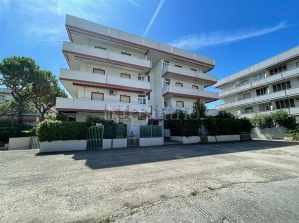 appartamento in vendita a Martinsicuro in zona Villa Rosa