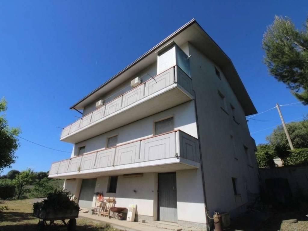 casa indipendente in vendita a Martinsicuro