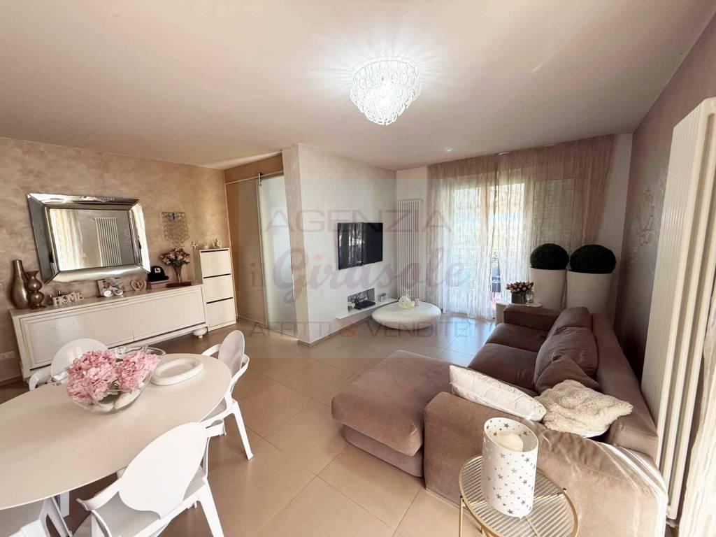 appartamento in vendita a Martinsicuro in zona Villa Rosa