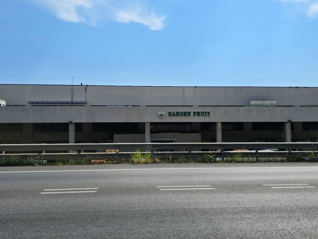 locale commerciale in vendita a Martinsicuro