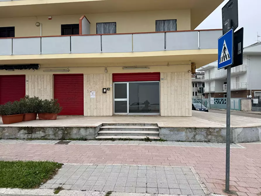 locale commerciale in vendita a Martinsicuro