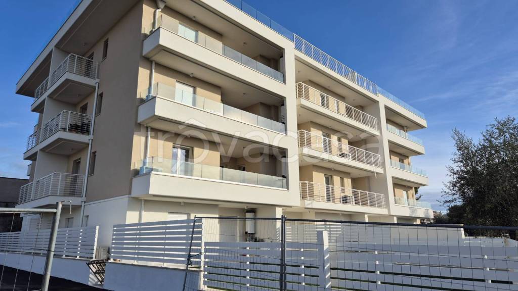 appartamento in vendita a Martinsicuro in zona Villa Rosa