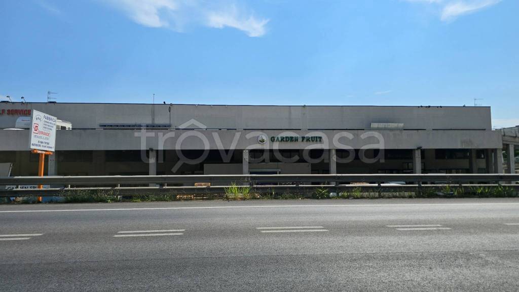 locale commerciale in vendita a Martinsicuro