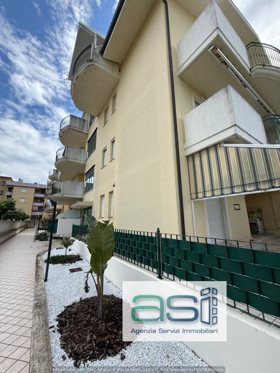 appartamento in vendita a Martinsicuro in zona Villa Rosa