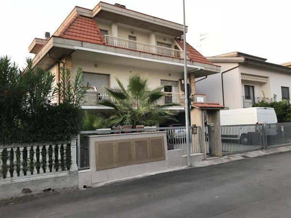 intera palazzina in vendita a Martinsicuro