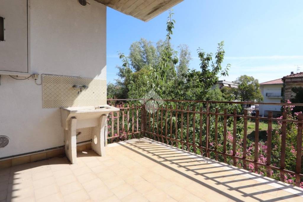 appartamento in vendita a Martinsicuro in zona Villa Rosa