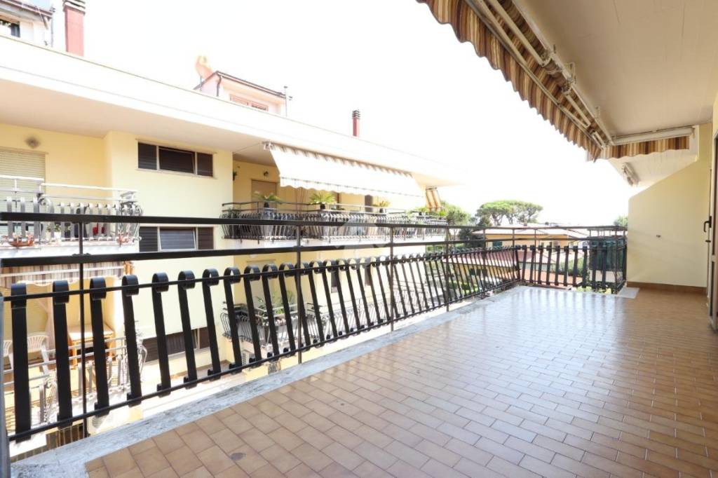 appartamento in vendita a Martinsicuro in zona Villa Rosa