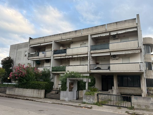 appartamento in vendita a Martinsicuro in zona Villa Rosa
