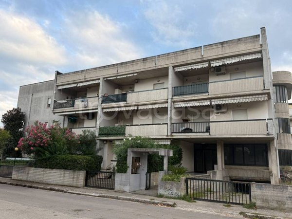 appartamento in vendita a Martinsicuro in zona Villa Rosa