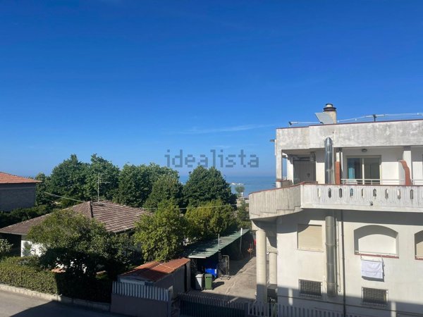 appartamento in vendita a Martinsicuro in zona Villa Rosa